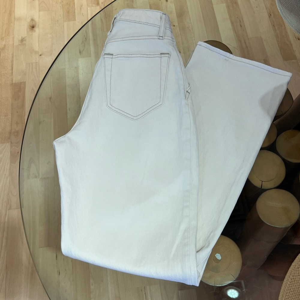 Abercrombie & Fitch- Cream High Rise 90’s Relaxed Jeans